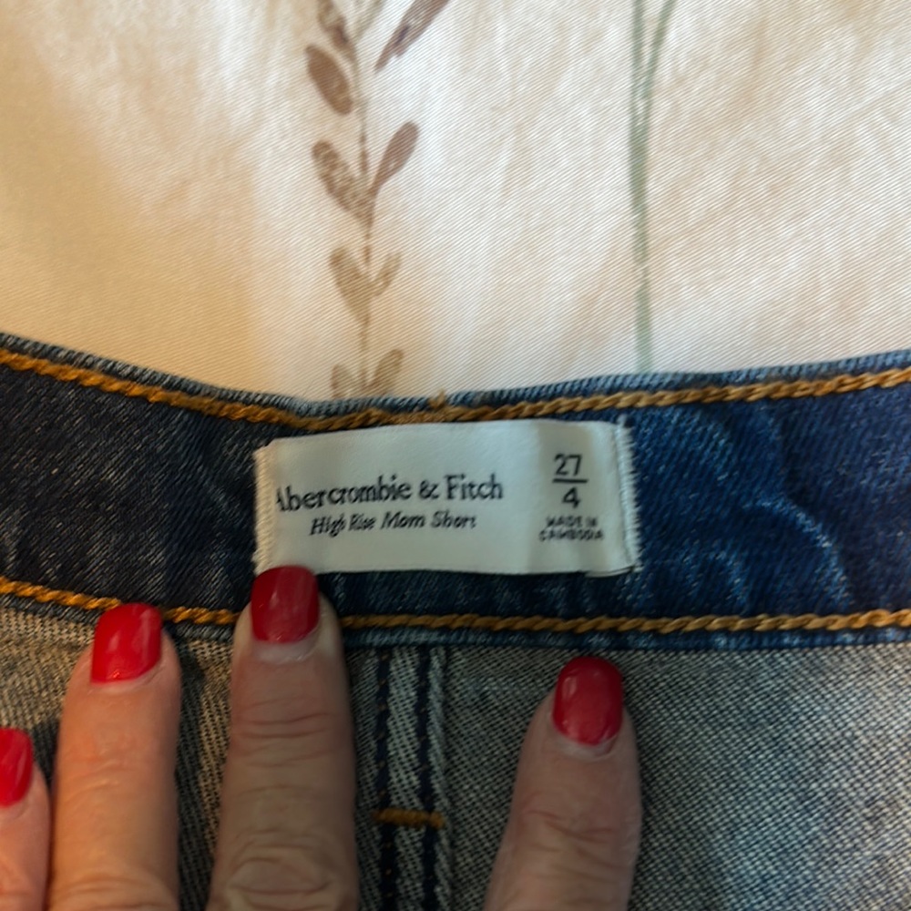Abercrombie & Fitch High Rise Mom Shorts